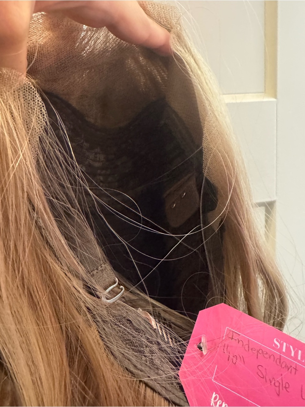 Chelsey Smith Corwns Sample Synthetic Wig - Picture 4 of 7